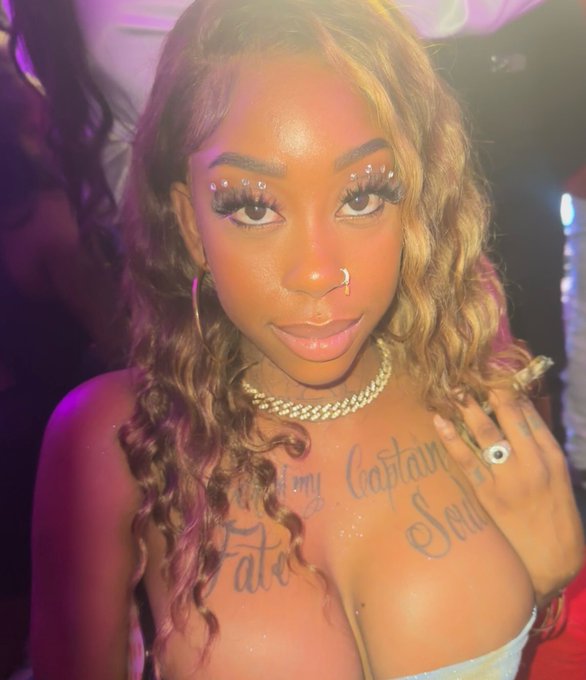 FACE CARD SO VALID. https://t.co/R3a4SWglOs