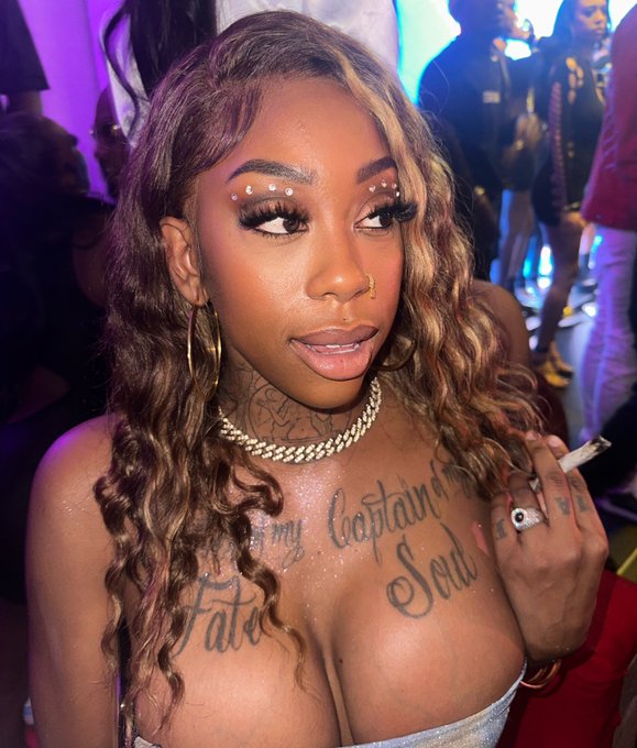 FACE CARD SO VALID. https://t.co/R3a4SWglOs