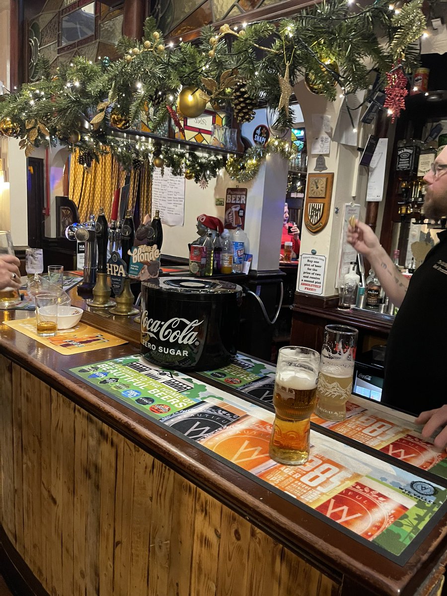 OldHopPole's tweet photo. New Year’s Eve in the Old Hop Pole a great night with our dedicated customers the best pub on Carters Green #properpub #Sandwell #WestBrom https://t.co/1PdLUlZ6tt