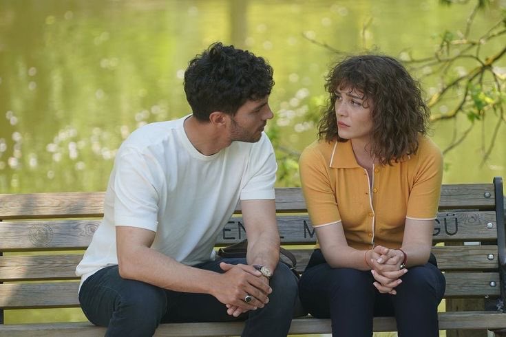 siyahkugu_00's tweet photo. #SevmekZamanı & #Safir
parareli geliyor a dostlar kalem aynı kişiye ait 🤪🧡 #AtGün #FirAn https://t.co/uFLFo7OBDd