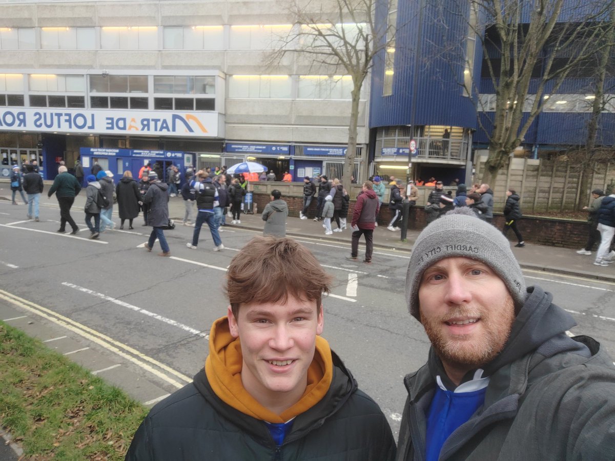 RobGungey's tweet image. Finally home after 10 hours driving, but a fantastic @CardiffCityFC win and a fab first away day with my eldest! #Bluebirds