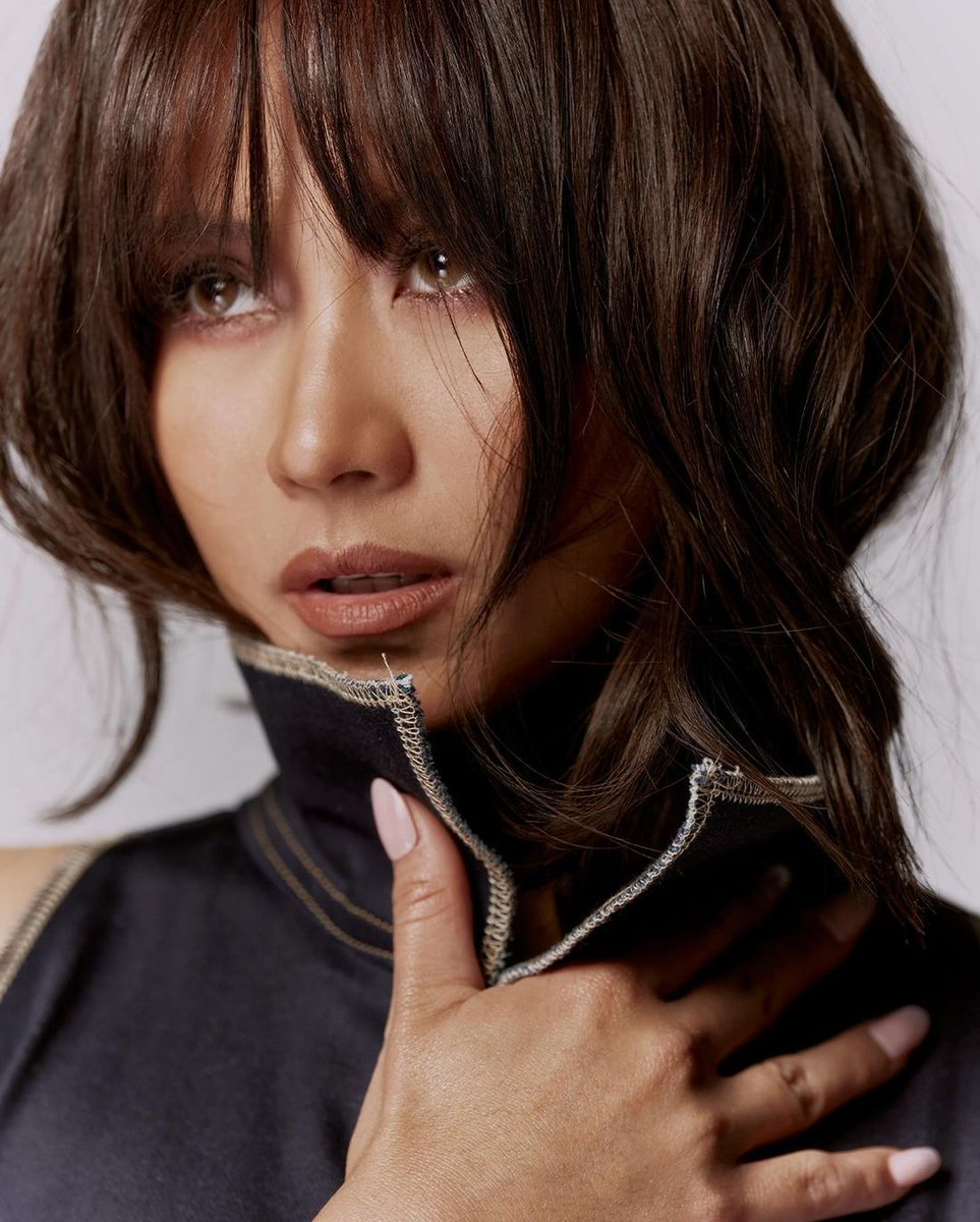 inquirerdotnet's tweet photo. SG’S ON FIRE 🔥

LOOK: Popstar Royalty Sarah Geronimo proves she’s ready for 2024 as she serves a fiercer and bolder look in her latest photoshoot. | 📷: Artu Nepomuceno via Geronimo/Instagram

For more entertainment stories, visit https://t.co/SJREtQ9HPf https://t.co/zmJLW18PXU