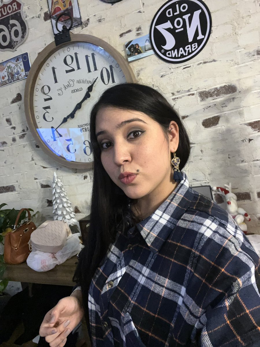 KeidimarA's tweet photo. Happy new year 🥂💫 https://t.co/NawXSPrP89