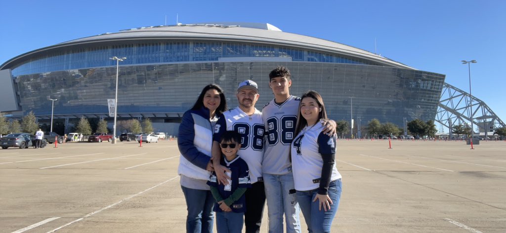 _STXMario's tweet image. Before my family and I leave the DFW area after our first trip here, I just want to say what a great weekend it was. I was in attendance for a big Cowboys win. I got to see Jimmy’s induction into the ROH. Lots of fun activities complete with the fam. Spent New Year’s Eve in…