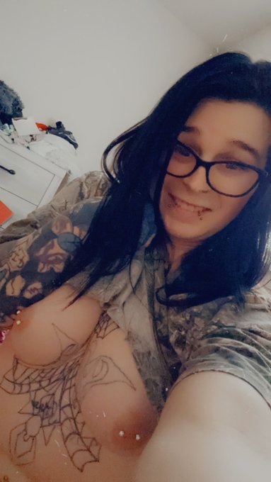 Just went live on only fans😘😘 free page, and free to join in https://t.co/LVZkiLwD6W