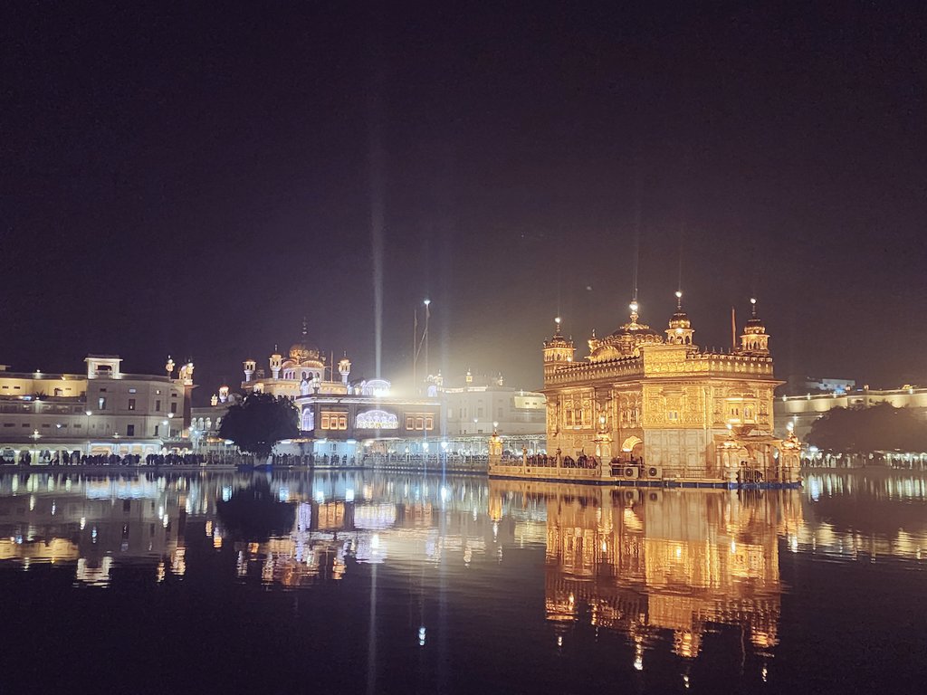 Happy Gregorian New Years! 

May the Panth flourish with abundance, prosperity, and freedom. May the Nishan Sahib wave proudly across the globe. 
May Gurbani ring throughout the world. 
May Sikhi resound and abound. 

#HappyNewYear2024 #NewYear #NewYear2024 #sikh