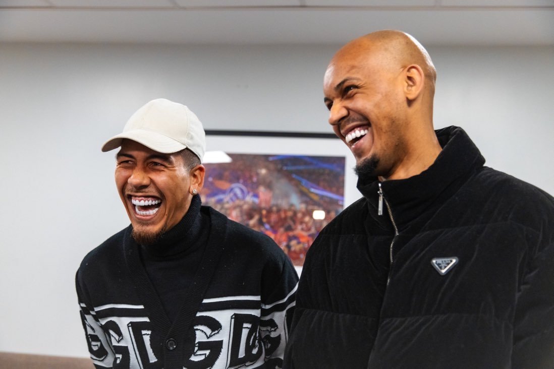 All smiles. 😁

#LIVNEW