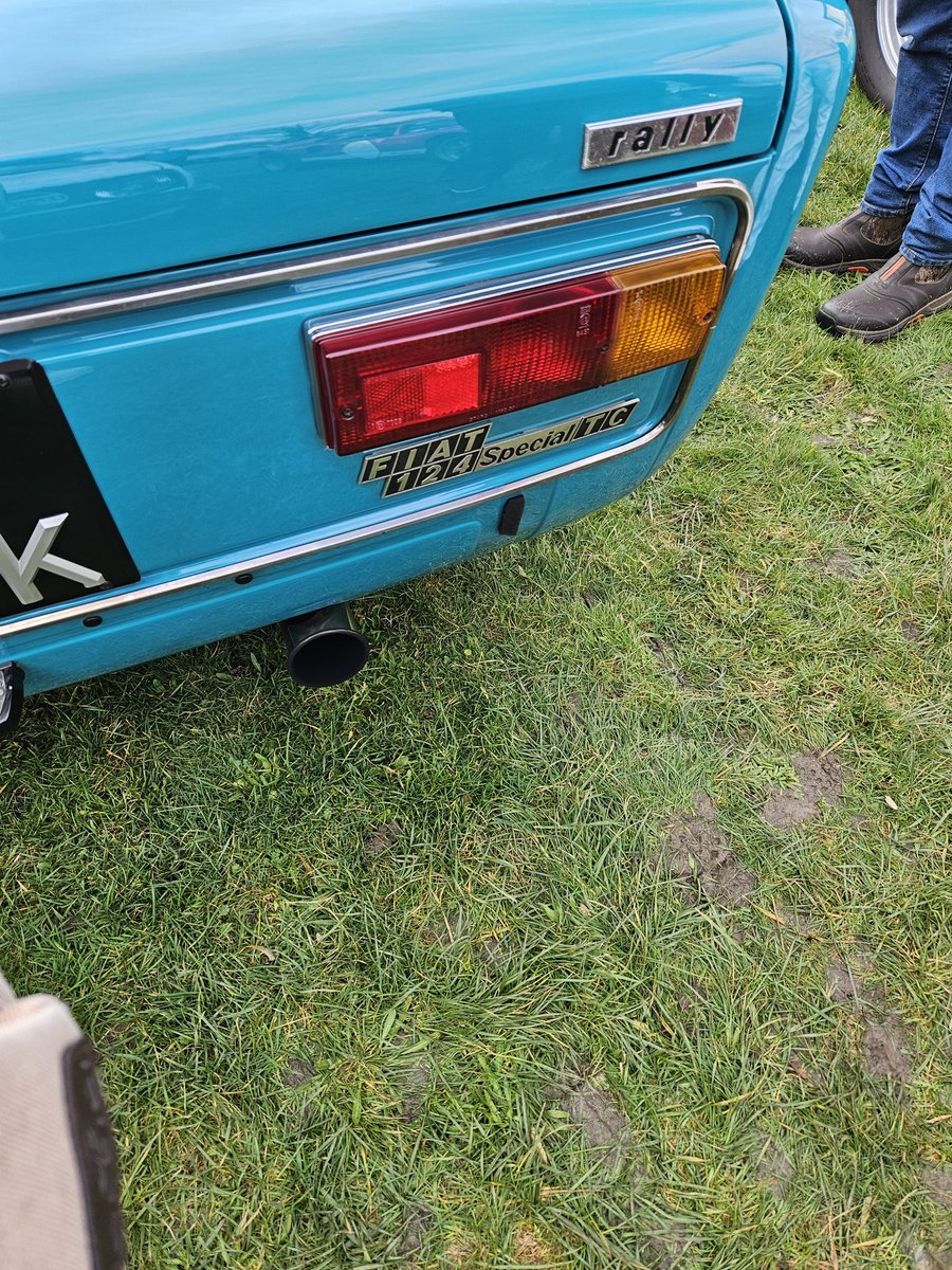 appraisals2012's tweet photo. How rare is this? Barrington classics on the green today. I had one in the 70s. https://t.co/wdnJh9qNwA