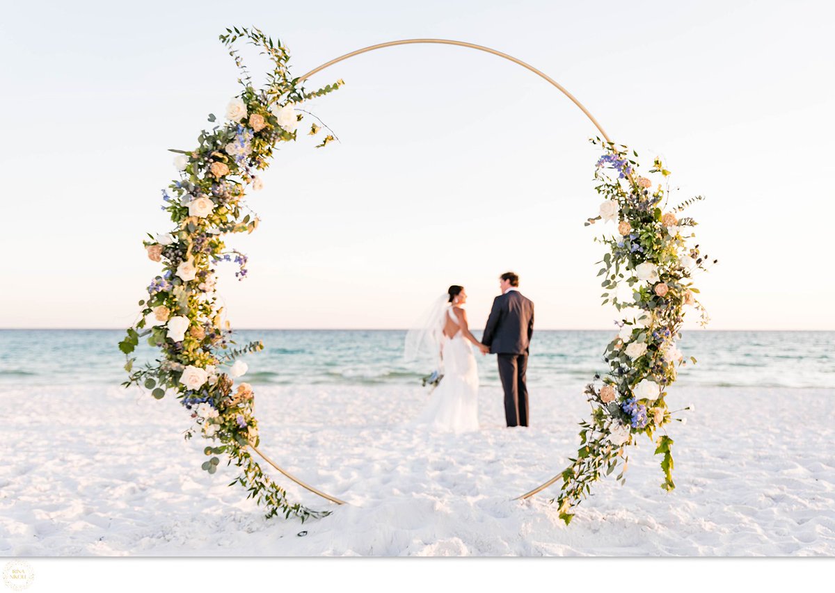 ProffittPR's tweet image. New year brings new beginnings 🤍 step into 2024 with Emerald Coast Florals &amp;amp; Event Design to plan your special day and make all of your visions come to life!