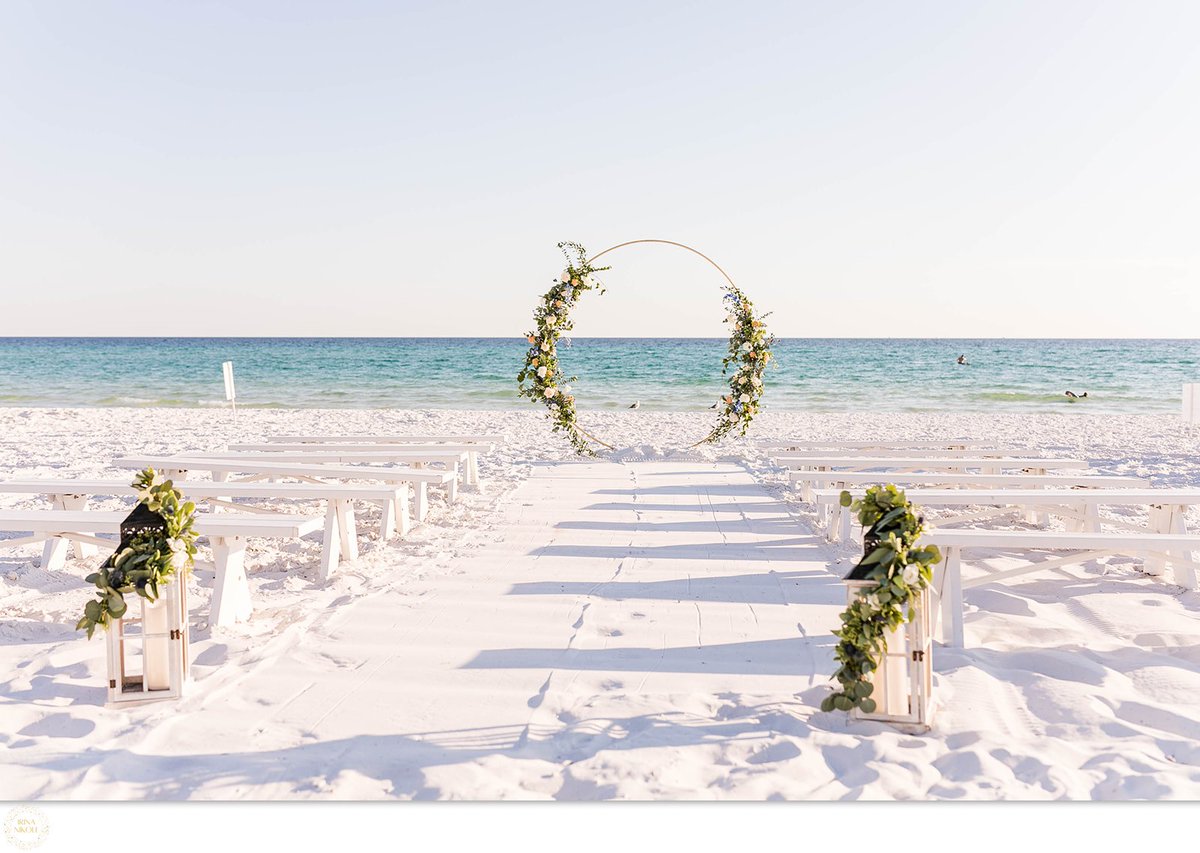 ProffittPR's tweet image. New year brings new beginnings 🤍 step into 2024 with Emerald Coast Florals &amp;amp; Event Design to plan your special day and make all of your visions come to life!