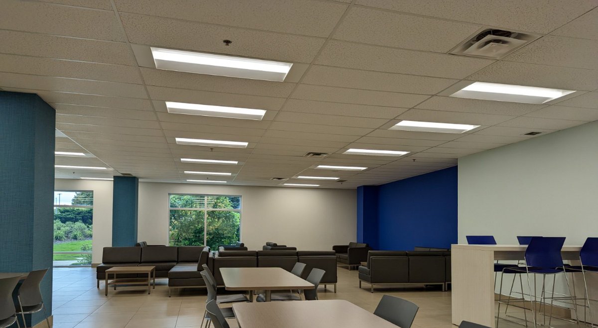 InHomeGolfSims's tweet image. Ringing in the new year with this new custom golf sim we just finished! Check out the before and after!

#golfSimulator #GolfSimulators #GolfSim #SimulatorGolf #IndoorGolf #ScreenGolf #Golf #Golfer #Golfing #PGA #inhomegolf