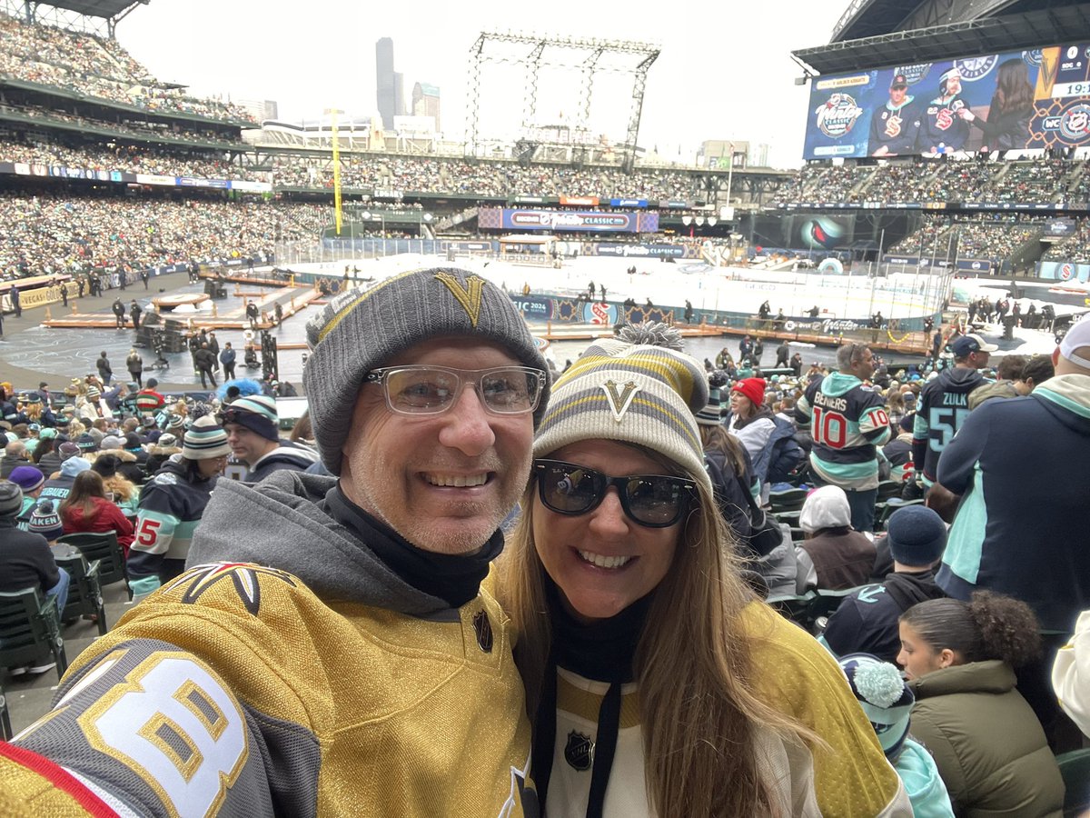 derwood73's tweet image. It is a perfect day for an outdoor hockey game… @GoldenKnights @NHL #WinterClassic #VegasBorn #RunItAgain