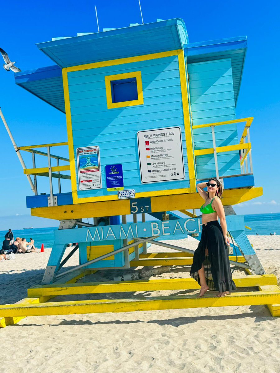 CharmaBrasil's tweet photo. Primeiro dia do ano com praiaaa!!!!☀️🥰 https://t.co/B6lQH578NH