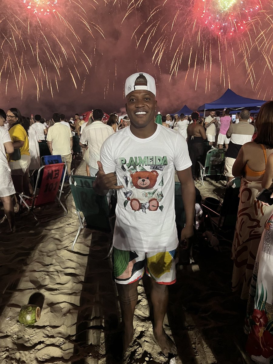 RBokinha's tweet photo. 2024🍀🎆🎊💰 https://t.co/mjkJp8AUAn
