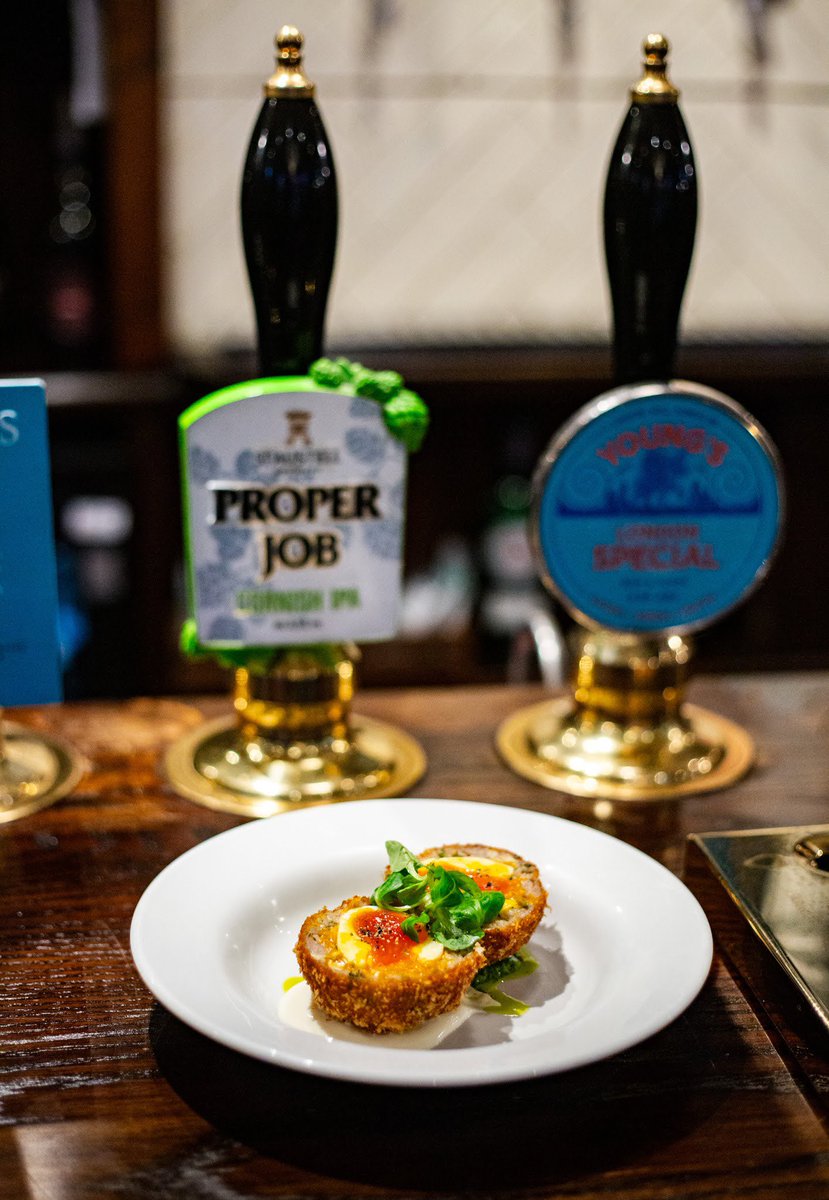 BullChislehurst's tweet photo. Need a break from all the madness? 

Come in and relax with a selection of bar snacks and our wonderful cask ales 🍺

Take a seat in our lounge bar with the open fire and take a deep breath after the festivities 🥳 

@youngspubs 
#BarSnack #Chill #ScotchEgg #CraftAle https://t.co/iAJNPPk2YE