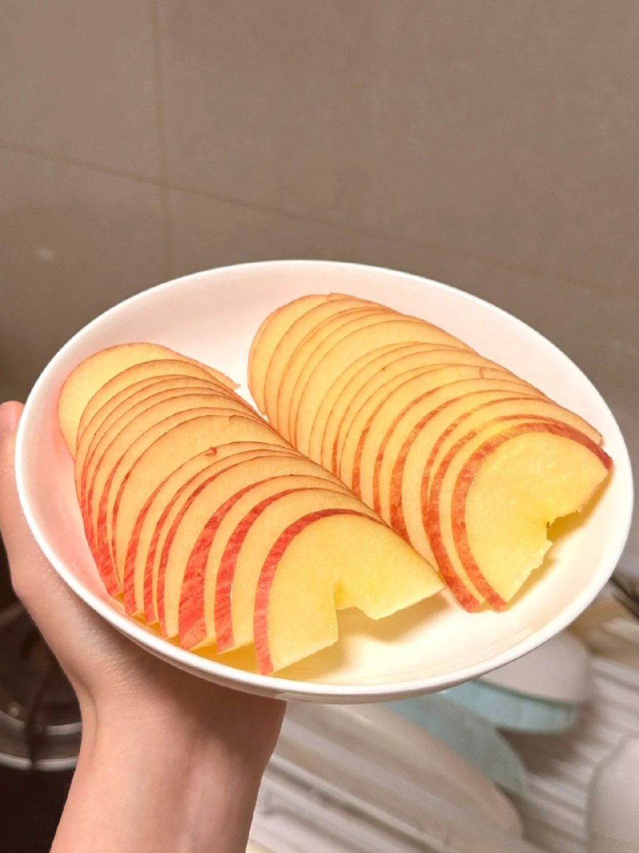 gopal_1_2_3's tweet photo. Sweetness in every bite 🤤🍎 https://t.co/P6pcYLeIxK