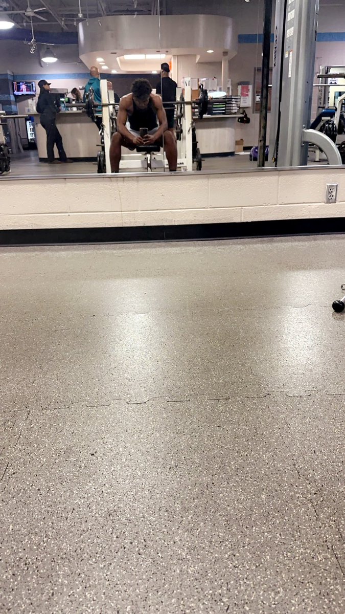 Day by day 💪🏽 weighing 230 now