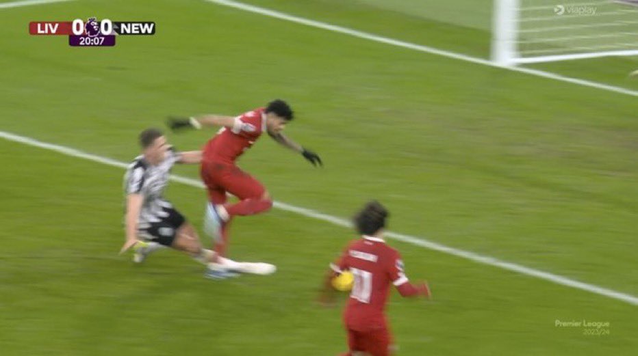 Penalty to Liverpool 🤯