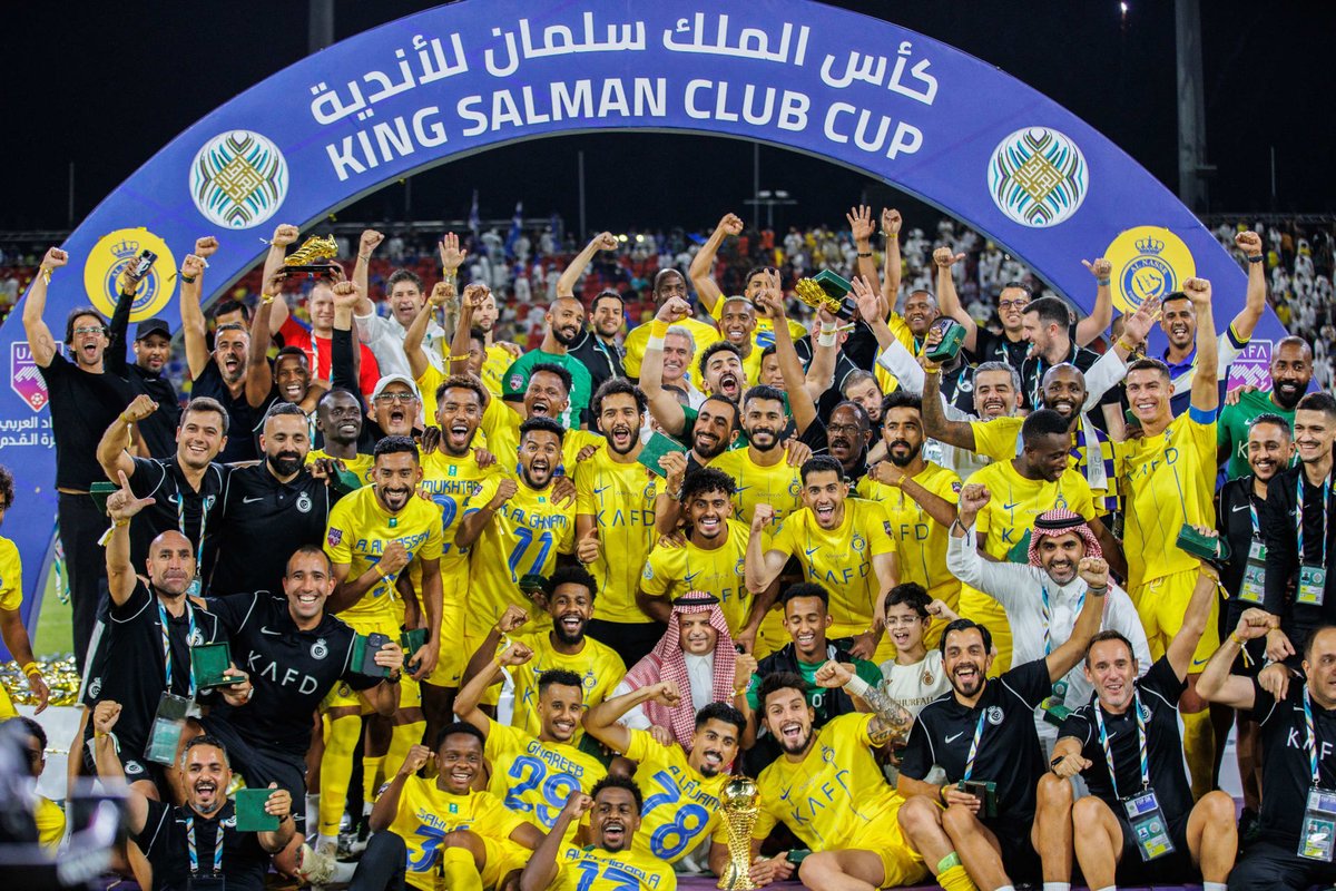 البطولة العربية لا تعني للنصر شيء 
ازيلوها من سجلات #الهلال وبقية الاندية  و سيزيلها #النصر على الفور . 
 الكيل بمكيالين لا يكون الا مع #النصر للاسف