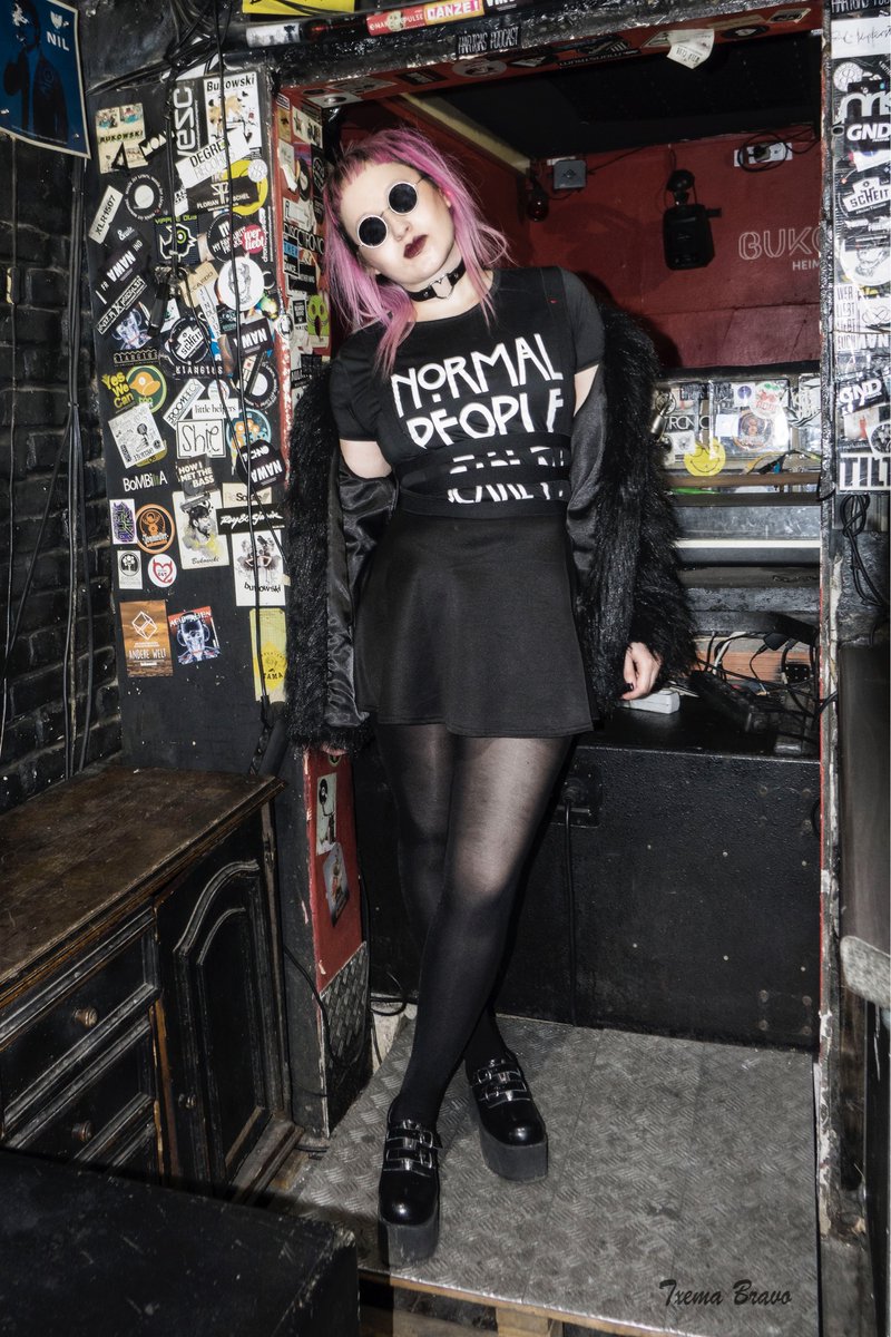 derb_18's tweet photo. #happynewyear    🎊🥂🍾
Model. https://t.co/cqvqDRka4R  

Wearing. @PoGoFashion @TUK_FOOTWEAR  @TweetCalzedonia

#pogostuttgart #twitter #heilbronn #germany #mujergato #model #fashionblogger #asos #partyoutfit #Tukfootwear #pinkhair  #Photography #followme #influencer https://t.co/jwGYYvKjeQ