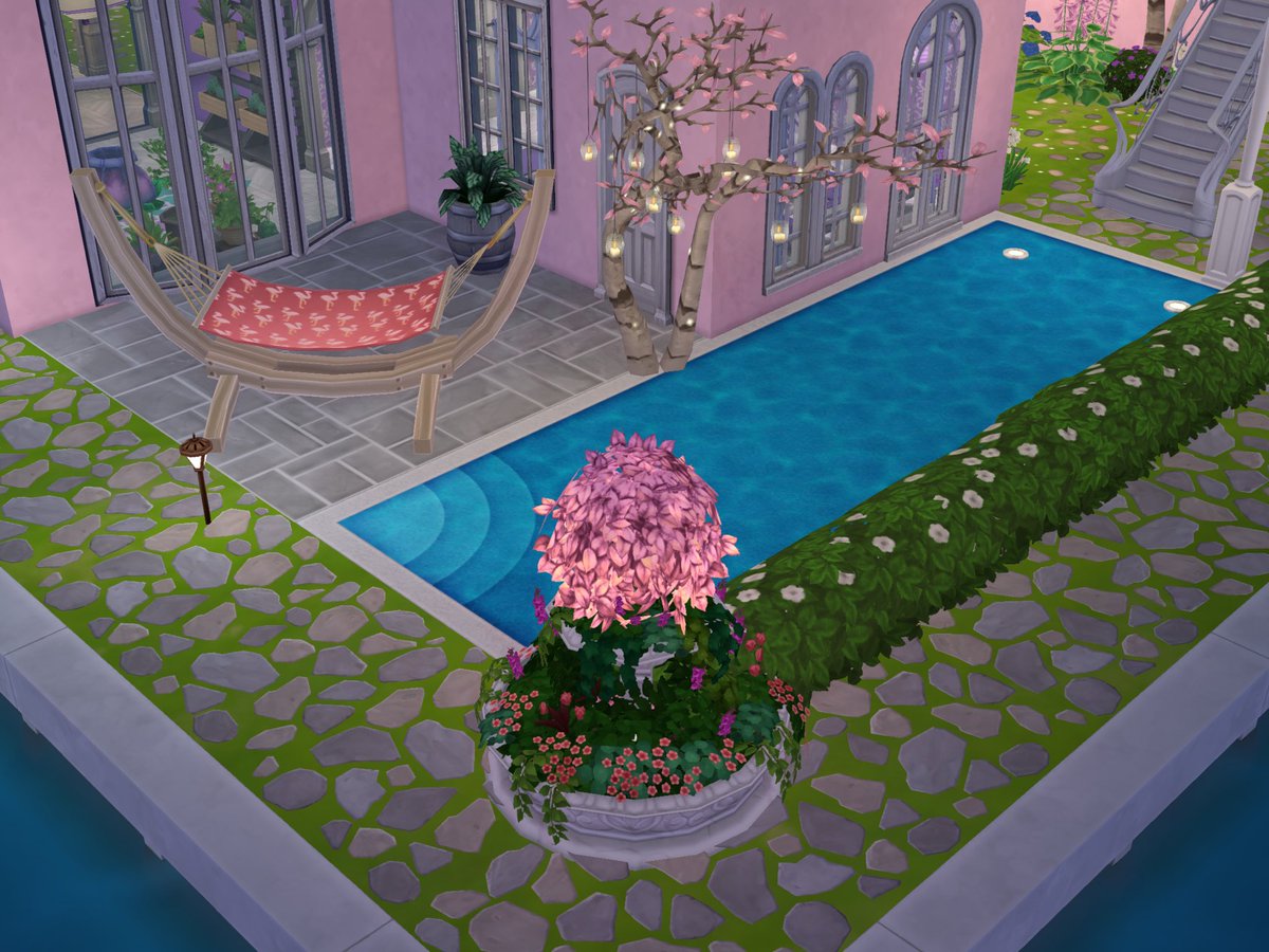 MrsM_Sims's tweet image. Some night-time exterior shots.