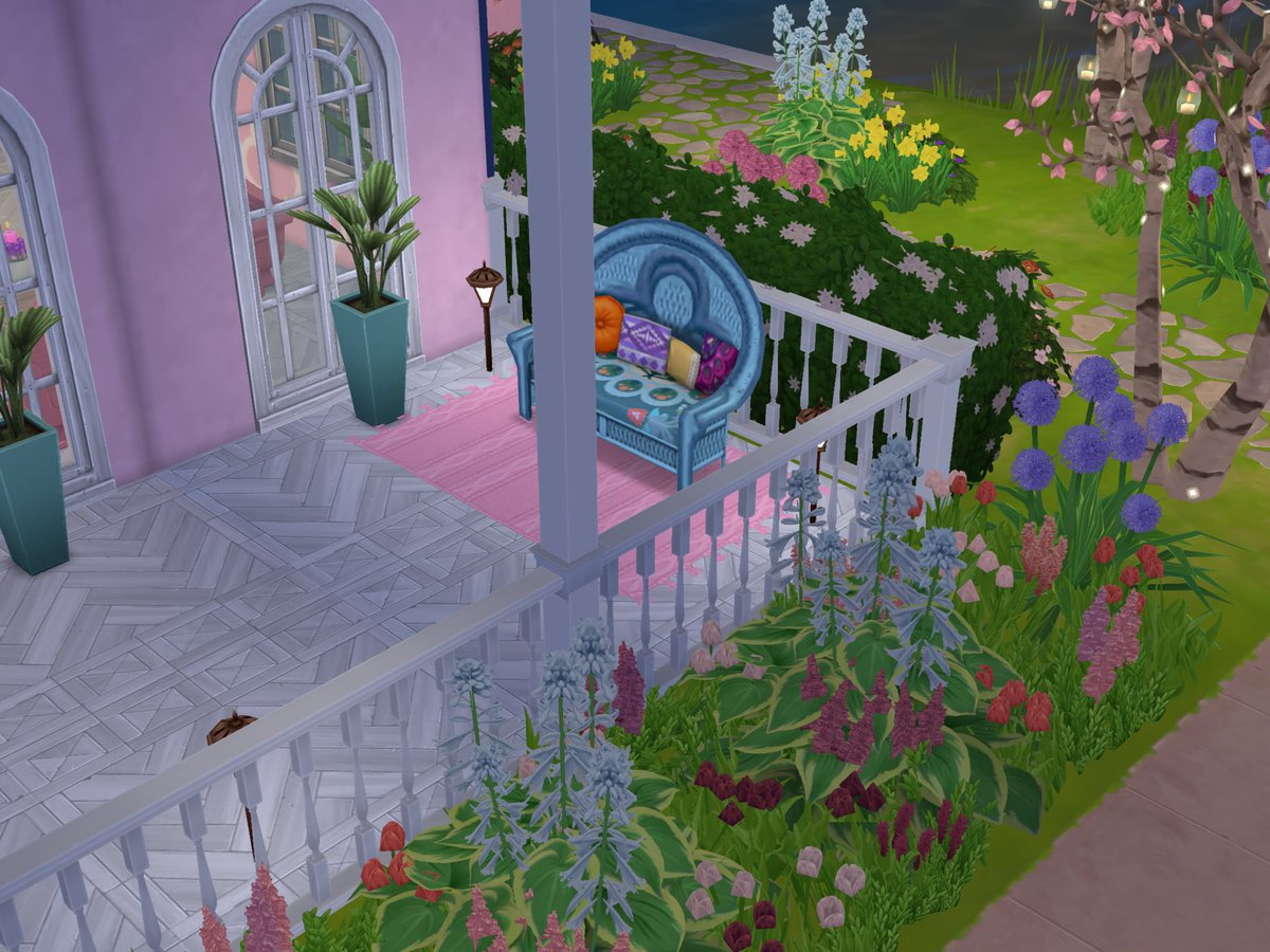 MrsM_Sims's tweet image. Some night-time exterior shots.