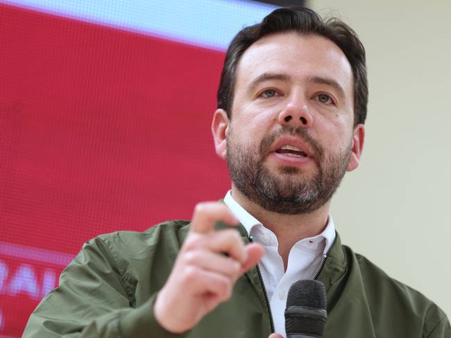 eleccionescolom's tweet photo. #ATENCION
Usted tiene una imagen favorable o desfavorable del alcalde de Bogotá Carlos Fernando Galán @CarlosFGalan?

🔁 Desfavorable
❤️ Favorable https://t.co/HkpjrMCC1a