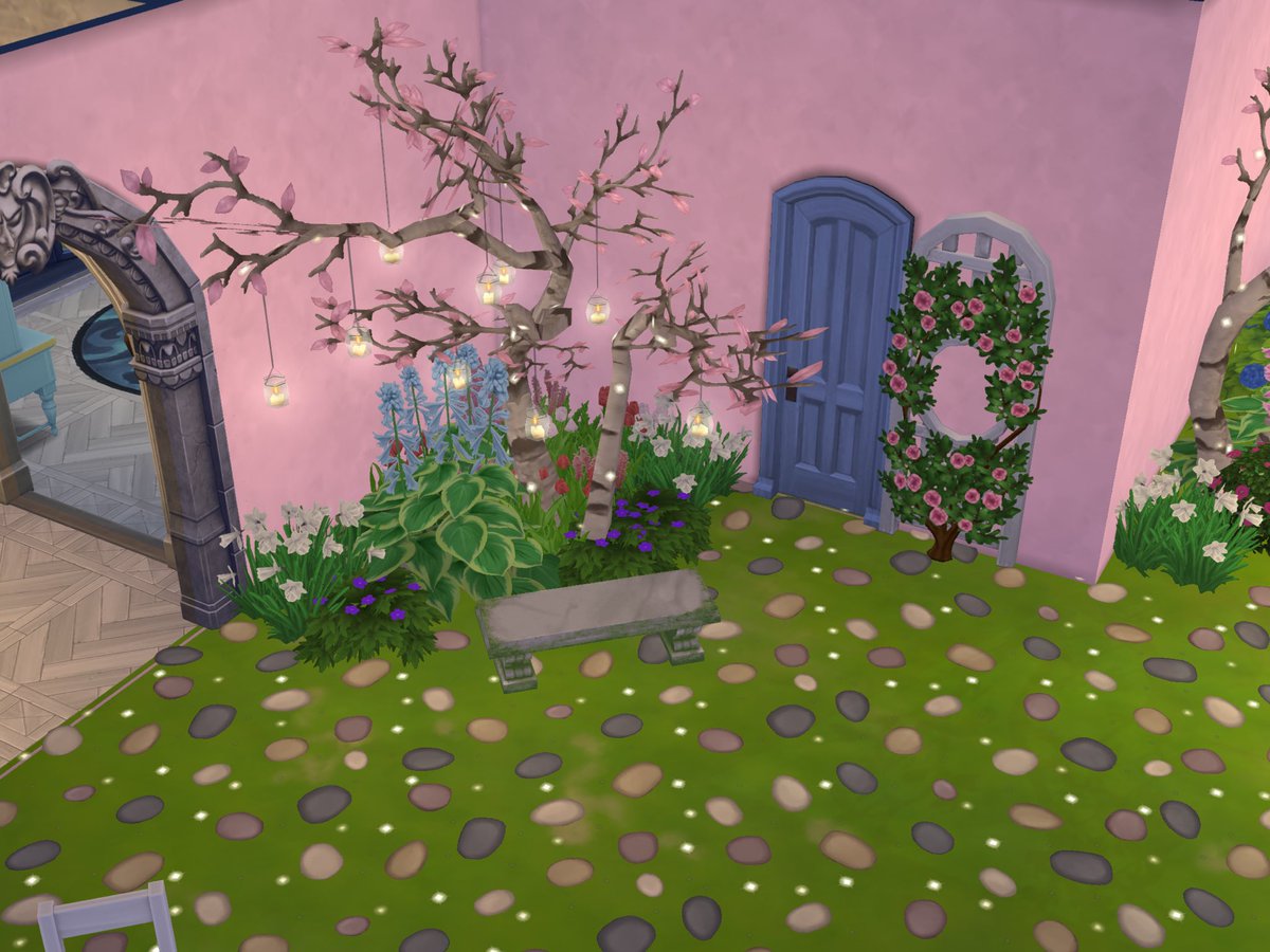 MrsM_Sims's tweet image. Courtyard at night