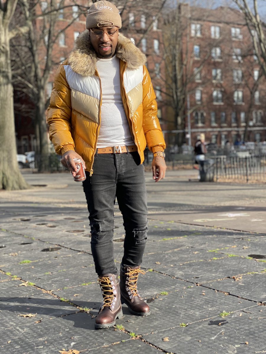 New Year New Missions to do better accomplishments than last year so its time to get back in my duffle 💰😎💫💯

#style #fashion #explorepage #fashionstyle #stylist #fashiongram #fashioninfluencer