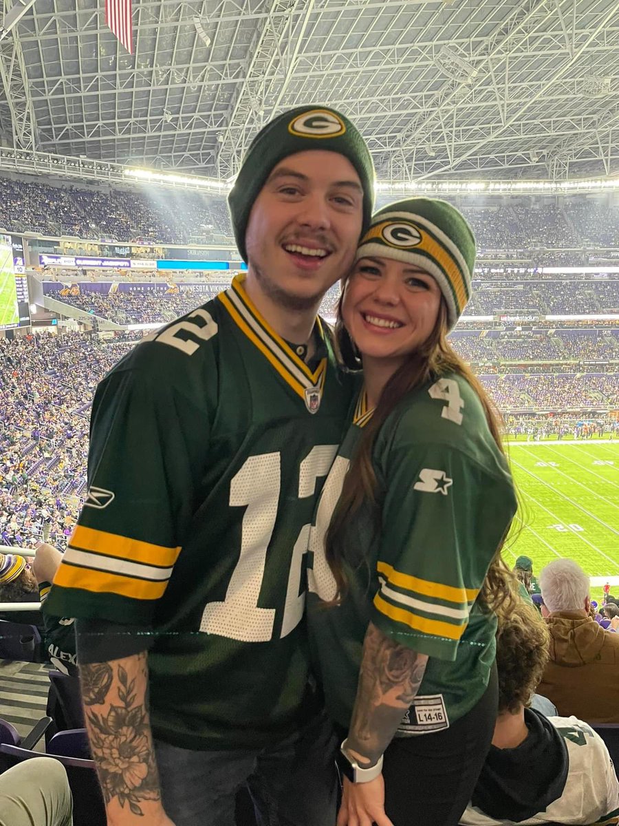 caitsperry's tweet photo. @packers @UScellular US BANK STADIUM BABY https://t.co/aQ5GTIyzgE
