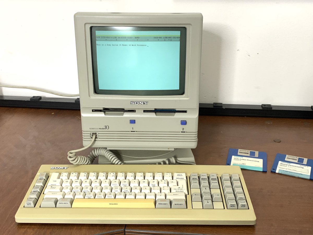 Does this #Sony System 35 Model 10 remind you of something? It has been said that it looks like a classic Mac. It is a fully functional word processor. Sadly, my system disk is not fully working but loads enough to run. Supposed to run CP/M but I've never seen a disk for it.