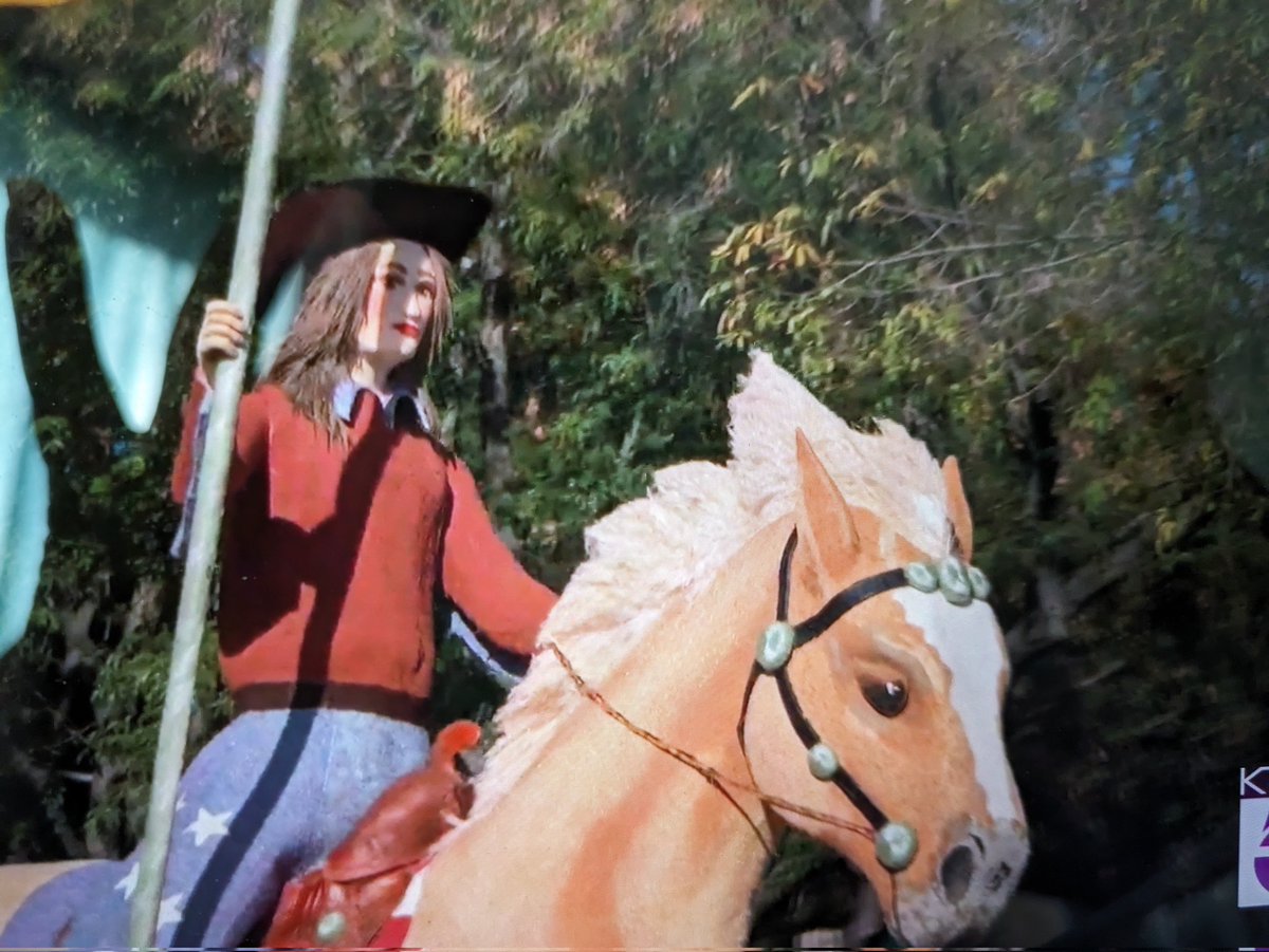 cookiesinheaven's tweet photo. It can't be the #RoseParade without the #palominos.
Growing up back east and watching this parade with all the sun shining down on the golden horses and colourful flowers made me love this parade so much. https://t.co/u8Fx0gREaX