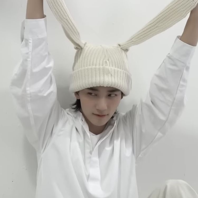 jeonghan pics on my phone (@yjhphone) on Twitter photo 