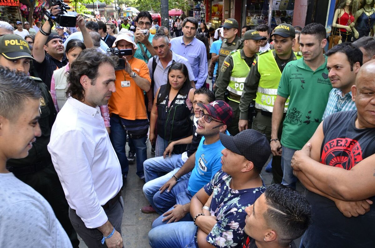 #Día1 Vamos a recuperar MEDELLÍN con toda seguridad. Nuestro Alcalde <a href="/FicoGutierrez/">Fico Gutiérrez</a> el Alcalde qué volverá la esperanza al Distrito.