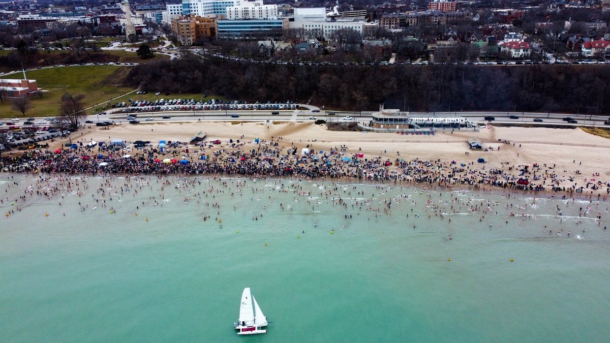AndyGold24's tweet photo. Taking pictures of the Polar Bear Plunge was much preferable to going in myself.

Happy New Year, Milwaukee. https://t.co/rL0WrtFjZW