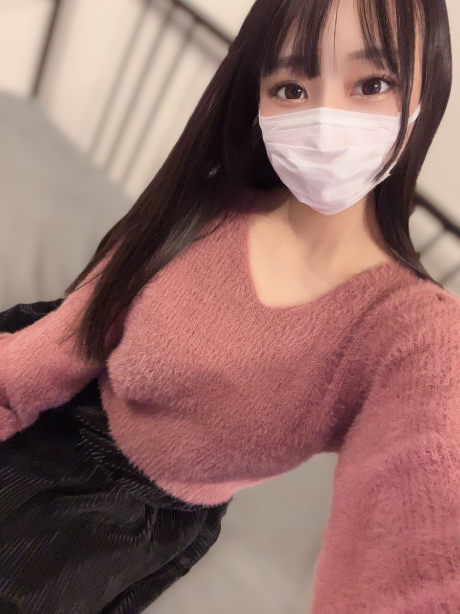 v2rr_c2's tweet photo. 【さきお年玉企画】
この画像のニットをめくったバージョンをプレゼント🧶

▼参加条件▼
❶RT
❷いいね
❸「🐉」(りゅう)とリプ
❹3つのスクショをDM
※フォロワー様限定(新規の方も大歓迎)

3 日くらい飽きるまで送ります🩵
DM規制がかからないように送ってくから待っててね♪ https://t.co/wLbZ8xi6ZV