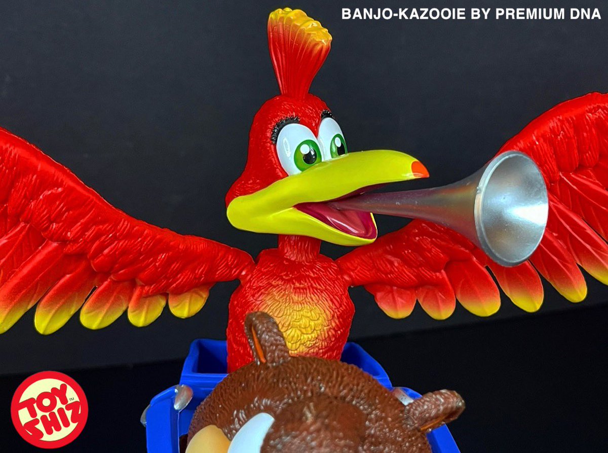 Toyshiz's tweet photo. YOU WILL BELIEVE, A BEAR CAN FLY!
The new #premiumdna BANJO-KAZOOIE action figure.
#banjokazooie #nintendo64 #n64 #neeyearsday #toyshiz https://t.co/LatRppyBff
