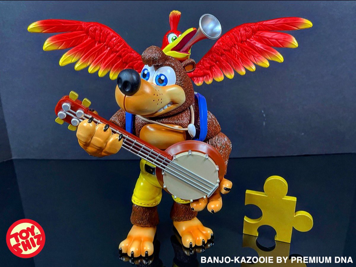 Toyshiz's tweet photo. YOU WILL BELIEVE, A BEAR CAN FLY!
The new #premiumdna BANJO-KAZOOIE action figure.
#banjokazooie #nintendo64 #n64 #neeyearsday #toyshiz https://t.co/LatRppyBff