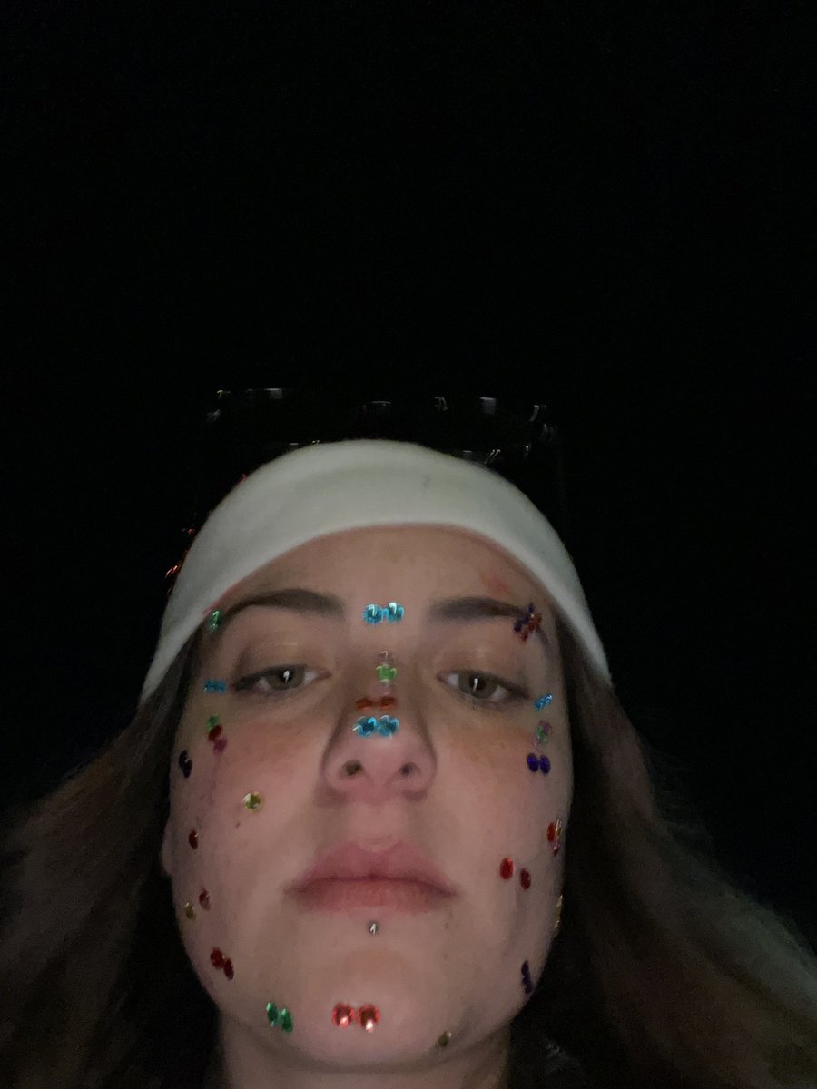 sandraa_am_'s tweet photo. Això de que el festivern tarde 363 dies en tornar a aparéixer hauria de poder-se denunciar https://t.co/2hQQXMkXKF