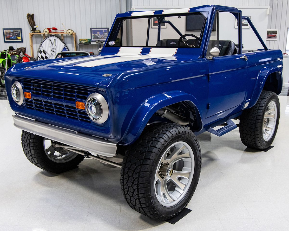 Barrett_Jackson's tweet photo. Take me out to the ballgame in this one-of-a-kind #custom 1974 @Ford Bronco! Built for professional baseball player #AndreEthier of the L.A. @Dodgers. See it cross the auction block with No Reserve, January 20-28

Learn more: https://t.co/6iYyU8Otf4 https://t.co/R5rJaHsJP6