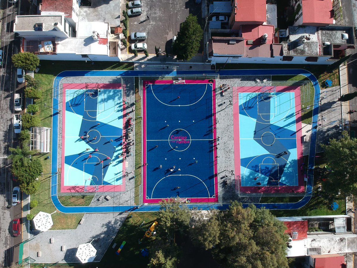 PueblaAyto's tweet photo. ¡En Puebla, tenemos parques y áreas verdes de 10! 🛝⛲🌳

Por innovar en proyectos e impulsar iniciativas para mantener espacios públicos limpios, dignos y seguros, el  Ayuntamiento de Puebla fue reconocido por la @ANPRMexico durante el Congreso Mundial de Parques. https://t.co/LAEH9PlRnK