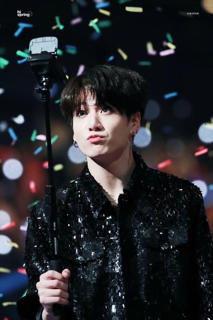 NevenelVento's tweet photo. Confetti week #kookiday https://t.co/TEQExT9Mhp