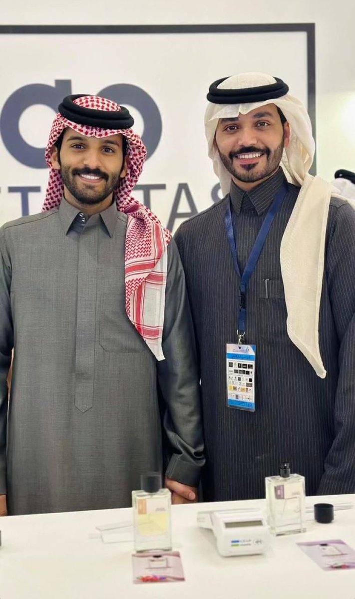 d3m_towsaad's tweet photo. ياعِطراً شاع في زُجاجتهُ حكايةً للنجاح 
وياركناً أُتِمَّت في زواياهُ منابعاً للإصرار

ختاماً لهذة المحطة ما كان النجاح سهلاً إلا بوجودكم وماكان للعِطر رونقاً إلا معكم، مُبارك لك�� إتمام وجهتكم اللانهاية🤎
@towsaad |@PerfumesMap | @IFINITAS_SA 
#سعد_الشمري | #عطور_MAP | #عطور_افنتس https://t.co/7rGCUm88L6