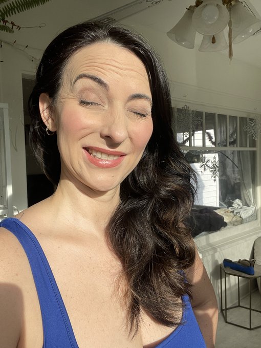 Happy New Year my lovelies! Hoping the brightness you shine this year blinds me just like the light coming