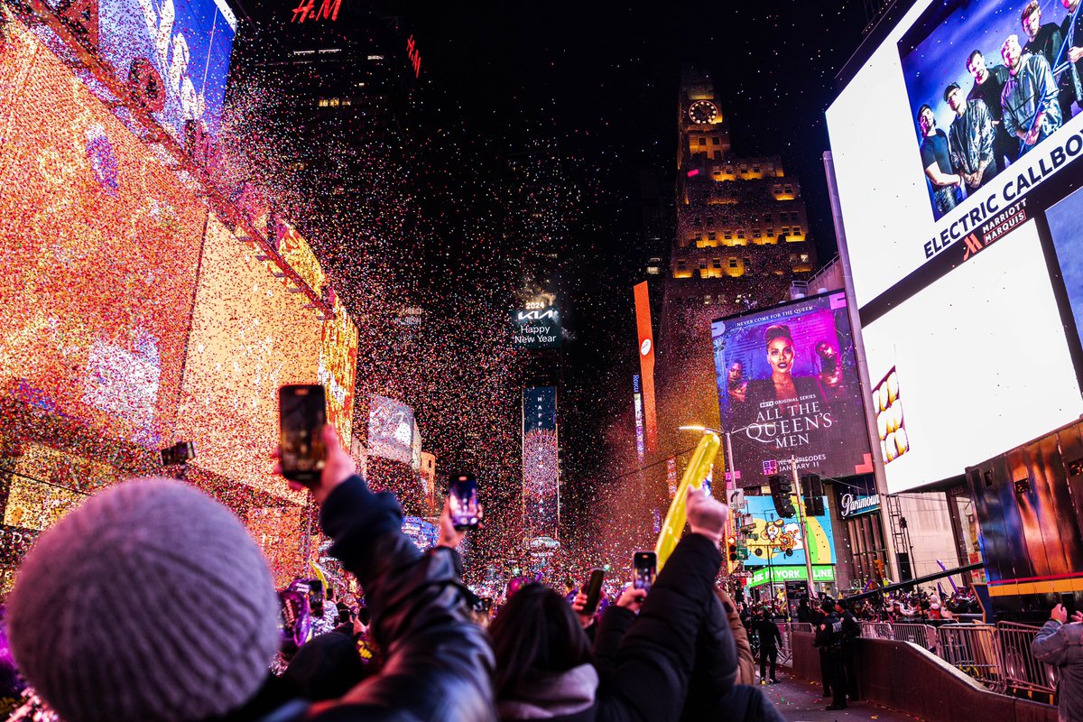 TimesSquareNYC tweet picture