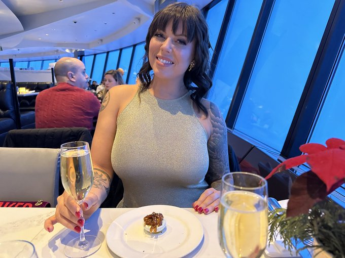 What a way to ring in a new year ✨🥳🎉🍾🥰🙏🏻 so happy https://t.co/9WArntxfaN<a href="/tag/taboo"class="tags"><span>#taboo</span></a><a href="/tag/taboo2024"class="tags"><span>#taboo2024</span></a><a href="/tag/tabooshowtoronto"class="tags"><span>#tabooshowtoronto</span></a>