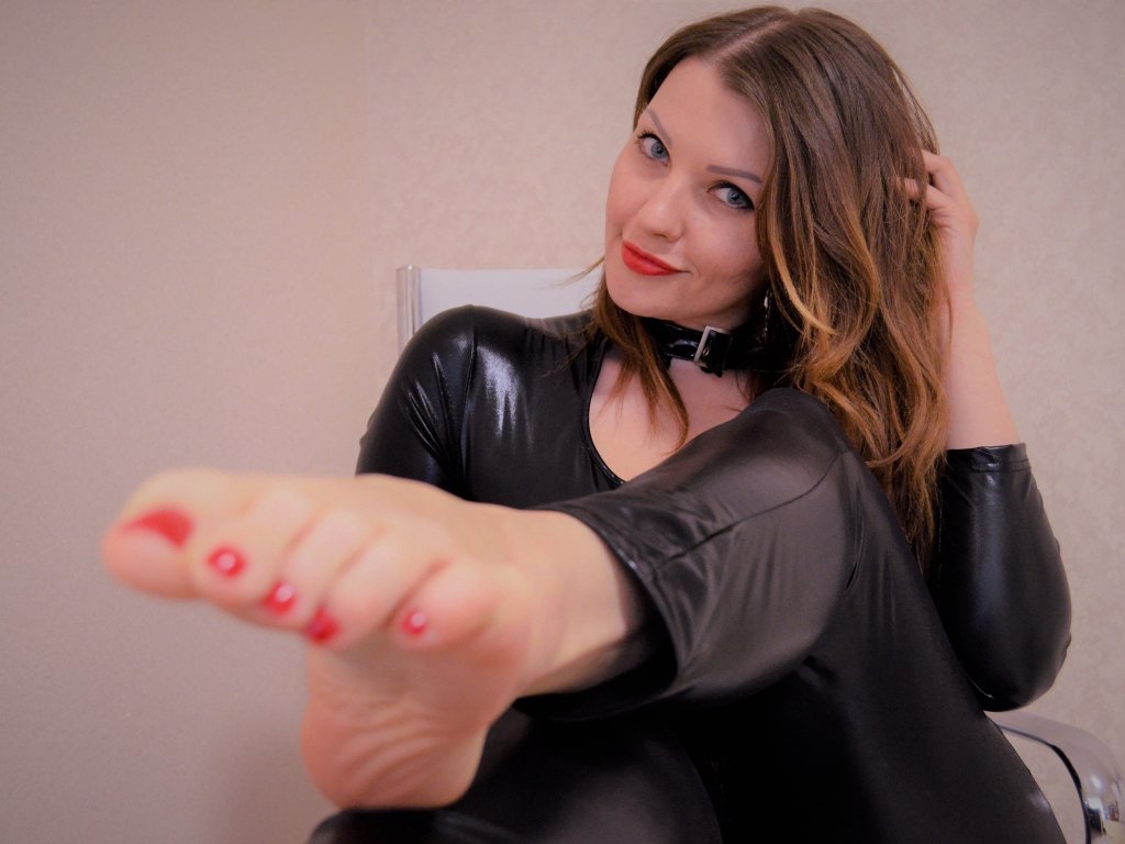 All ready to commit yourself into servitude in exchange for a little interaction from Miss @barefeetbb - More at: dommeaddiction.com/daily-fix-dece…