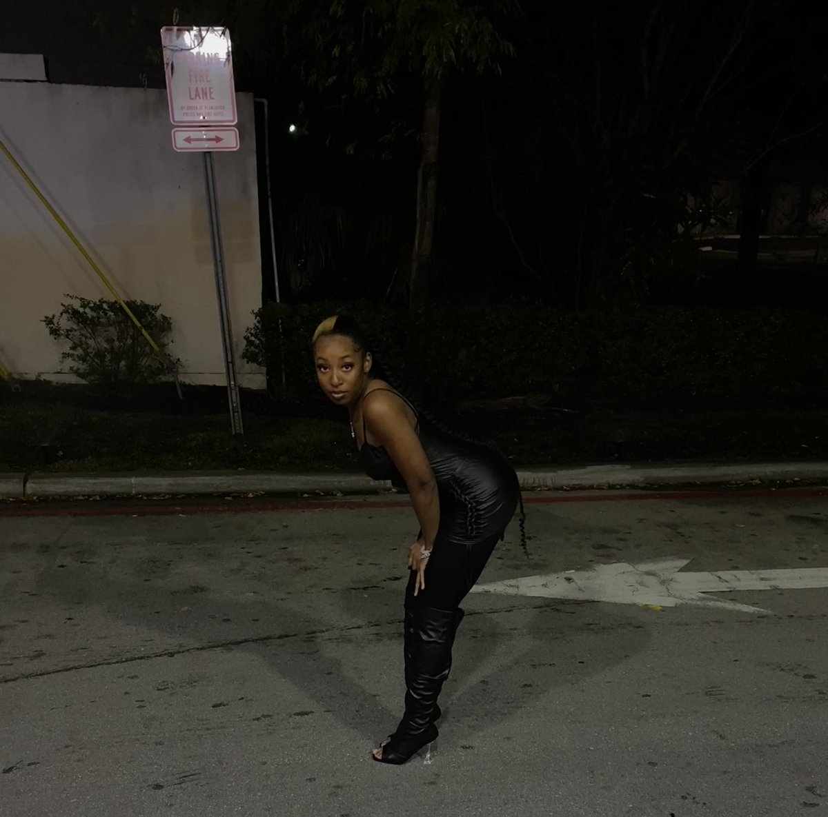 likeitorleave2's tweet photo. Happy new years🫶🏽🖤 https://t.co/DY5R0OubRt
