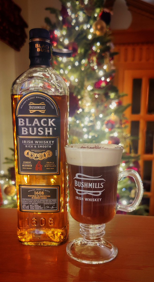 Happy New Year ! Will start it with some @BushmillsIRL Black Bush with freshly ground Brazilian coffee beans which were rotating in an ex-bushmills barrel for 30 days, topped with some lightly whipped cream and grated dark chocolate.....just amazing!