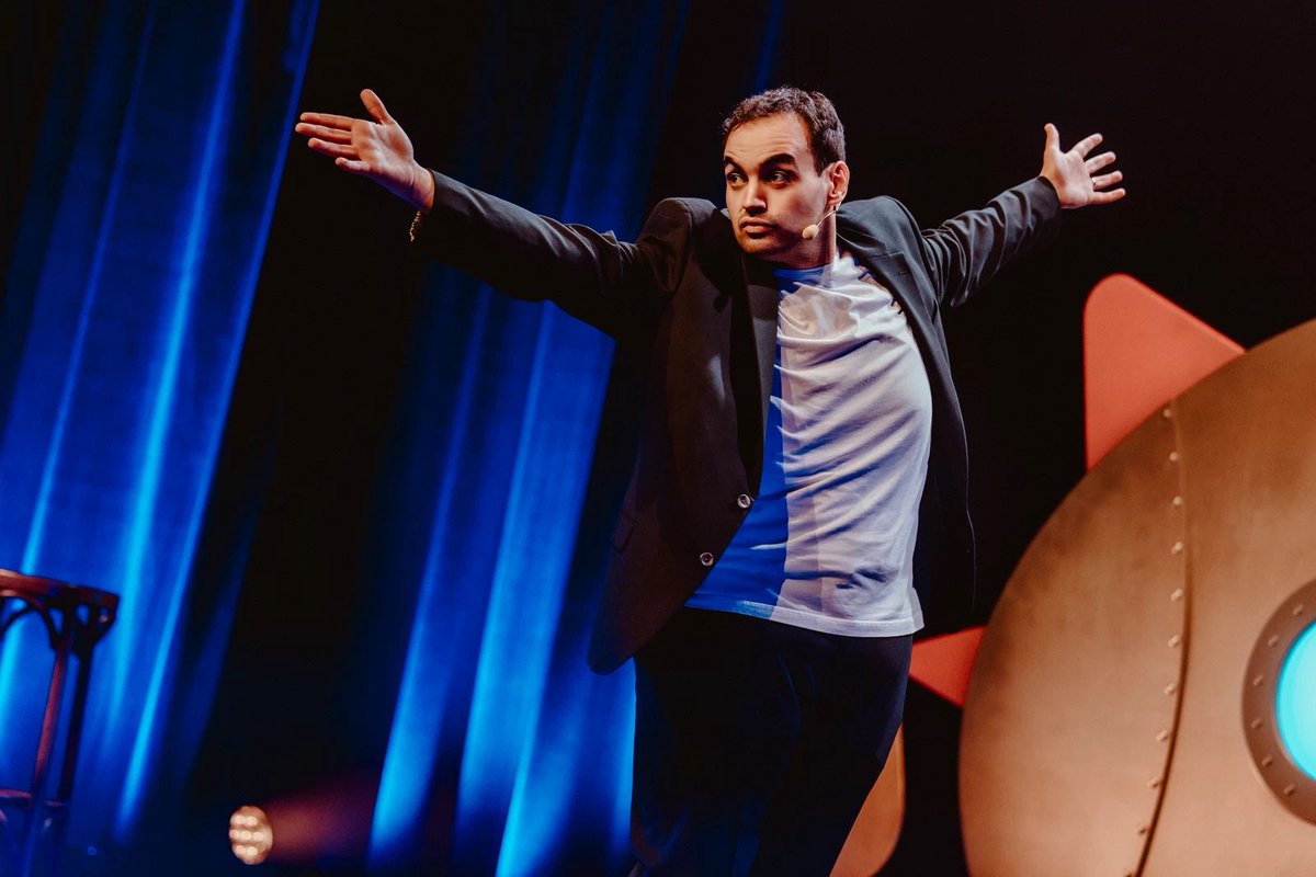 Dames en heren,

De televisie conference zit er op! 
Ik hoop dat jullie genoten heb van ons harde werk. 

Ik wil iedereen bedanken voor de fijne berichtjes.
Bedankt voor de steun. 
Ik meen het ❤️

Tot volgend jaar! 

Liefs
Kamal